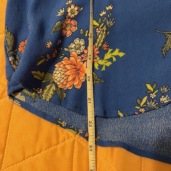 Loft long sleeve blouse size small petite - Picture 5 of 8